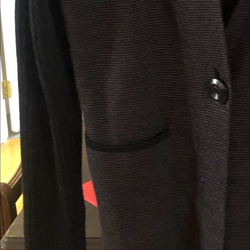 Ladies sweater - Picture 3 of 3